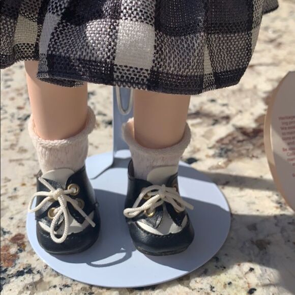 VINTAGE HERITAGE MINT LISA doll - Picture 10 of 14